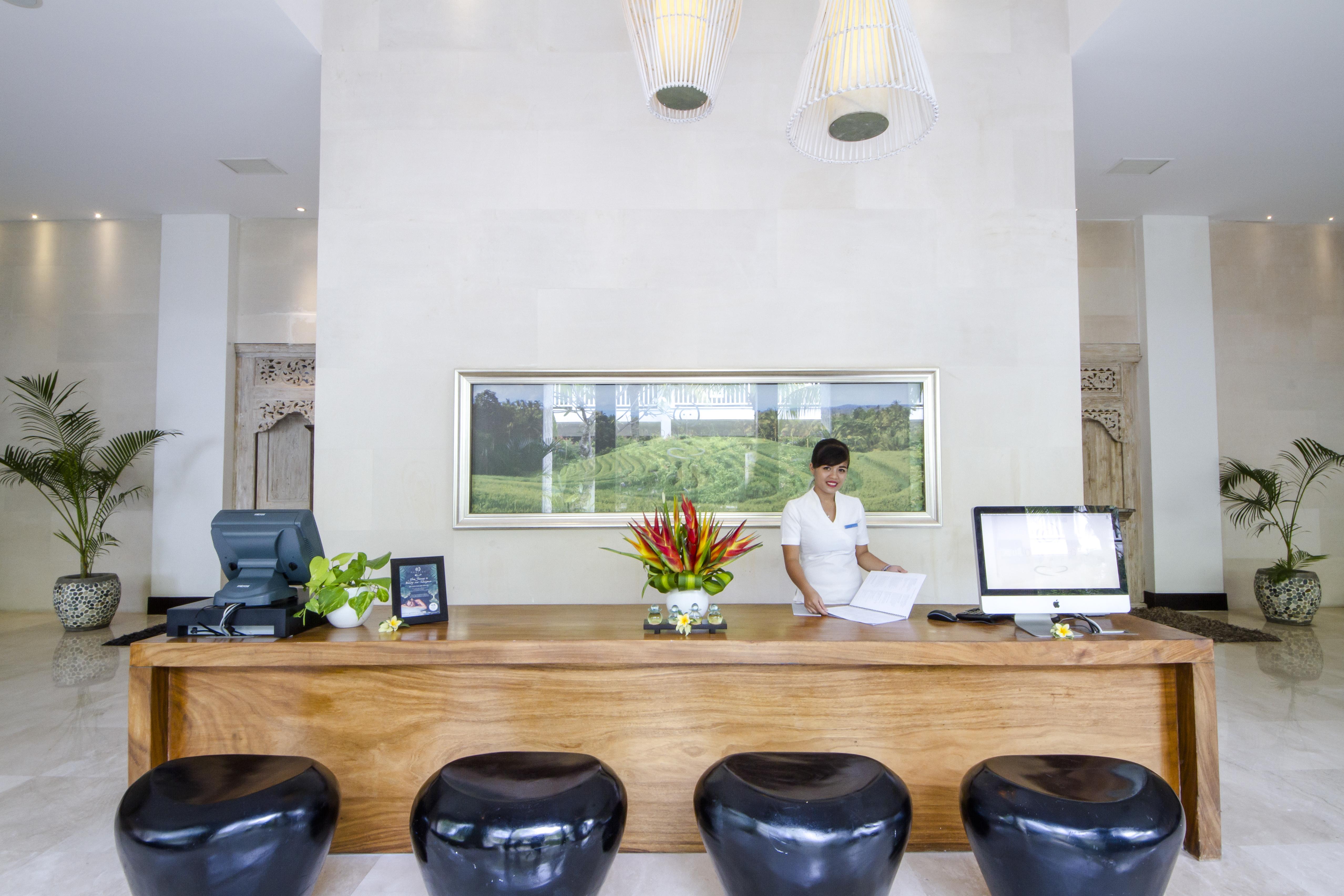塞米亚克蒙提格度假村 外观 照片 Reception desk at a resort