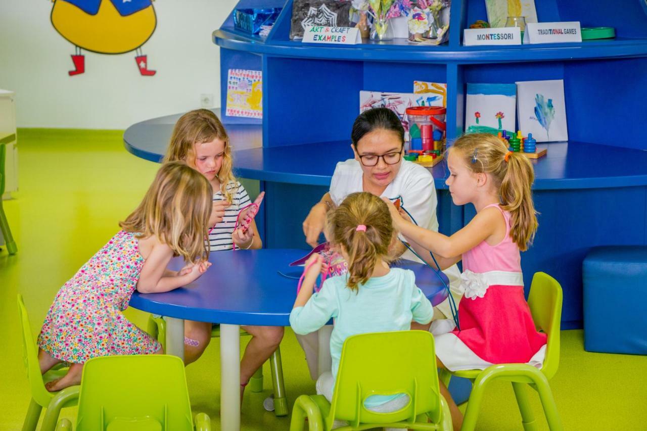 塞米亚克蒙提格度假村 外观 照片 Children at the Children's Museum of Oakville