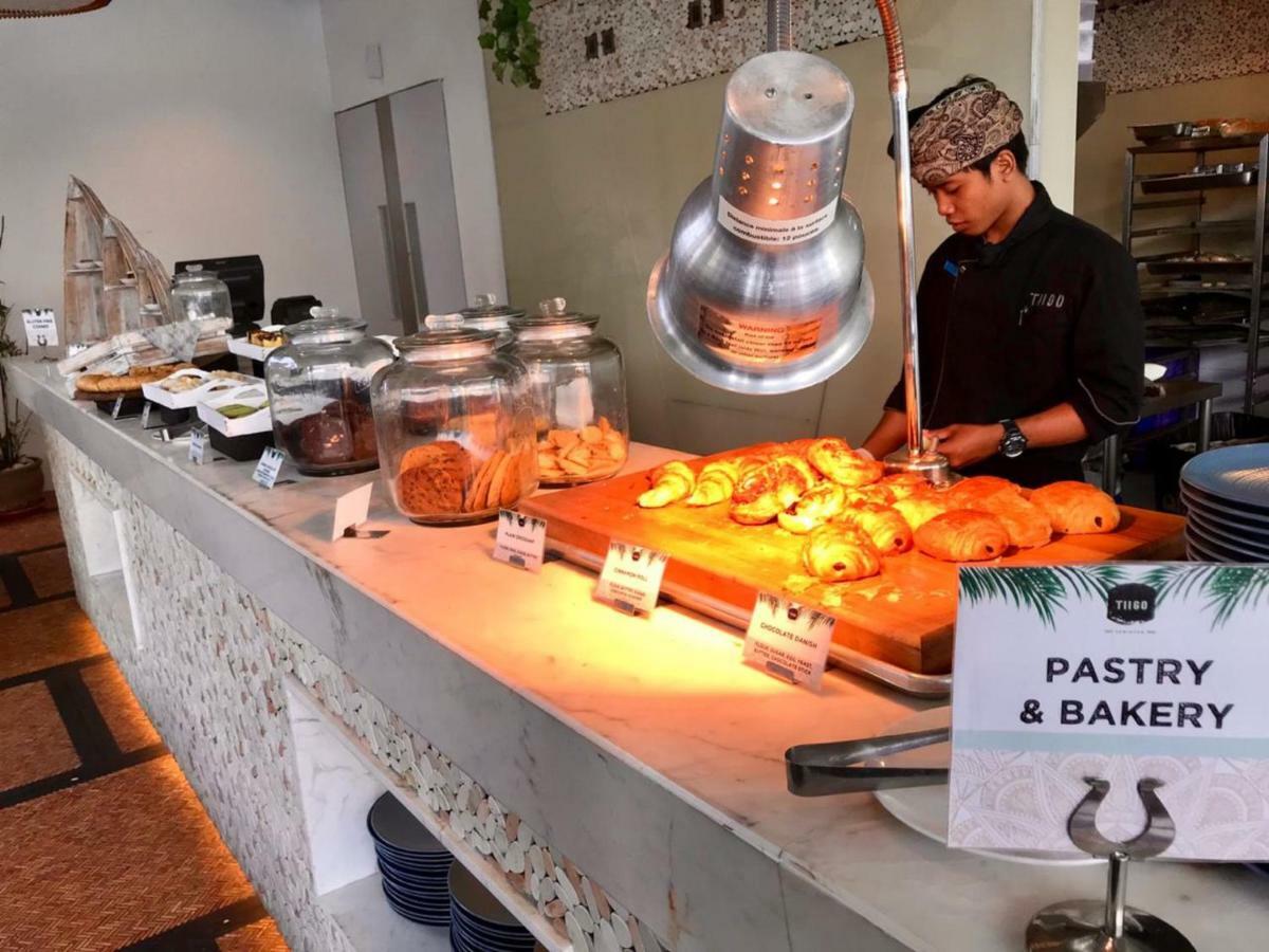 塞米亚克蒙提格度假村 外观 照片 A pastry and bakery counter at a buffet